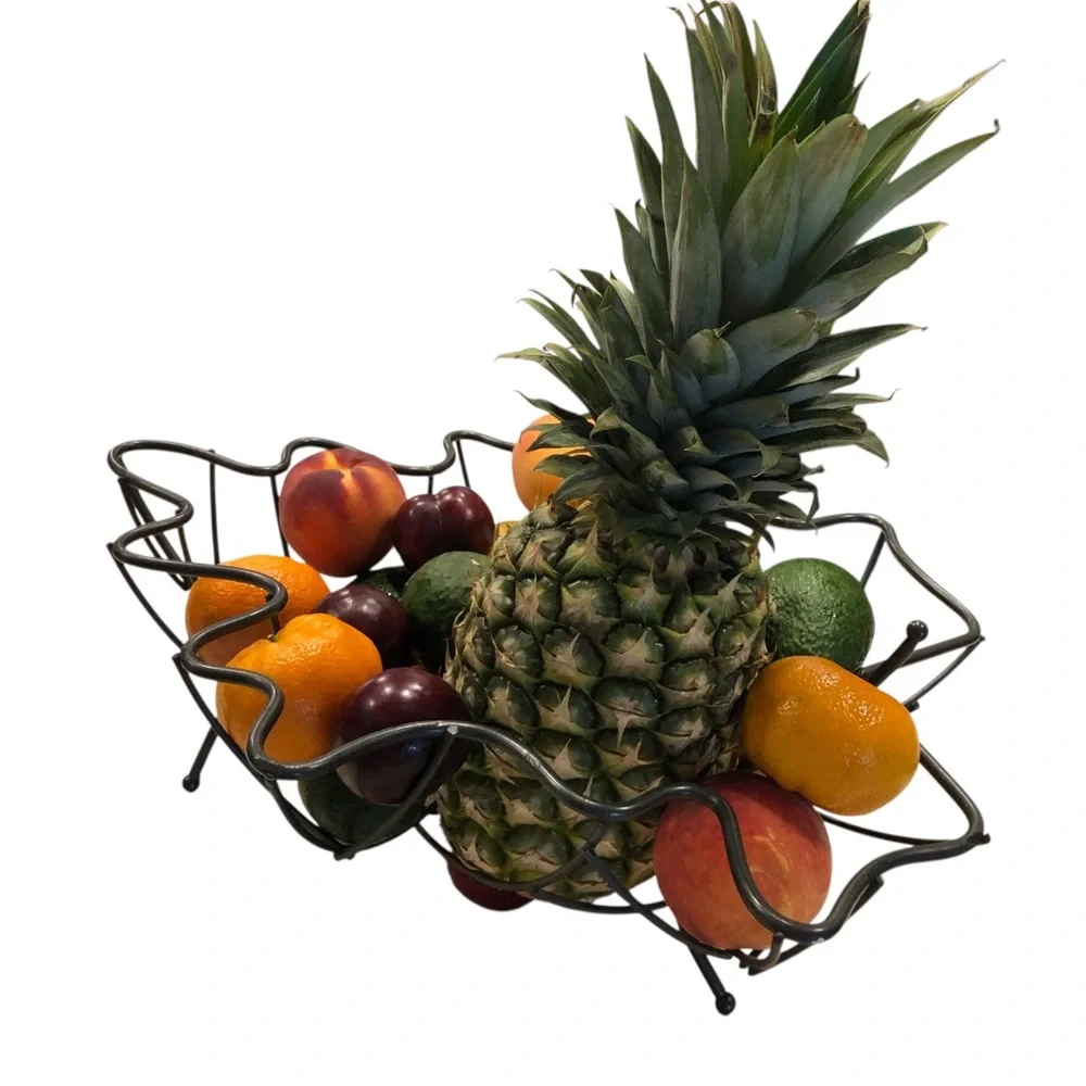Metallic Sturdy & Durable Leaf Shaped Wire Fruit Basket Tabletop Decor